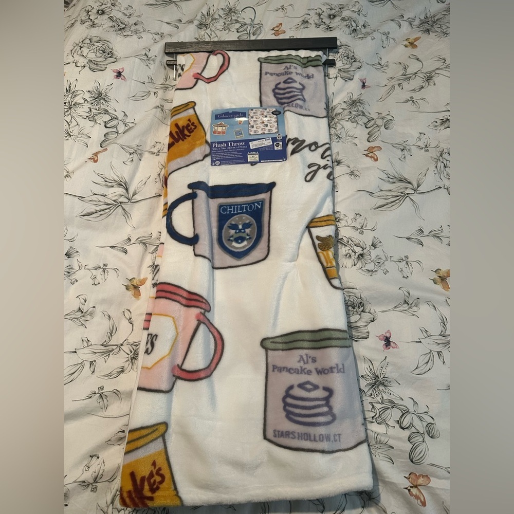 Gilmore Girls- Stars Hollow Printed Throw Blanket - White and Multicolor